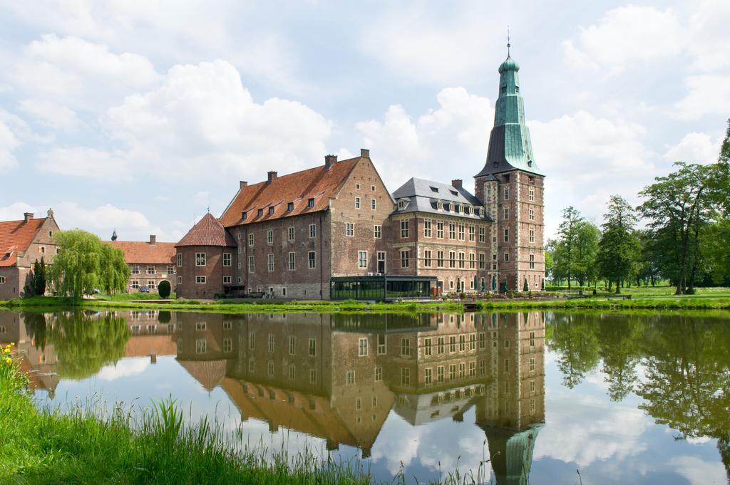 Schloss Raesfeld Hotell Exteriör bild